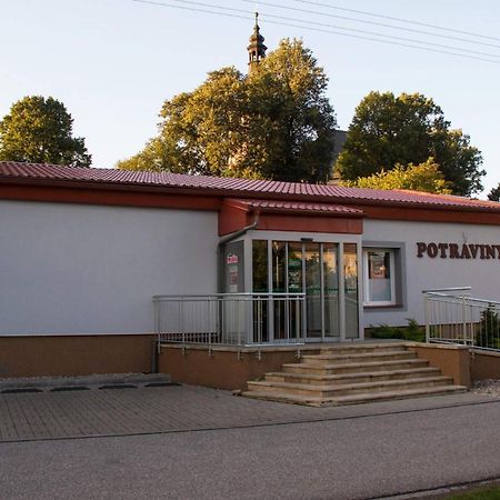 Božanov Restaurace Na Krizovatce 아파트 외부 사진