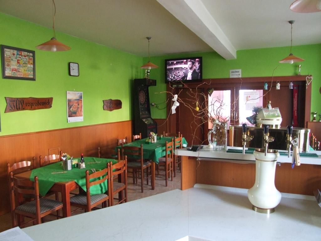 Božanov Restaurace Na Krizovatce 아파트 객실 사진
