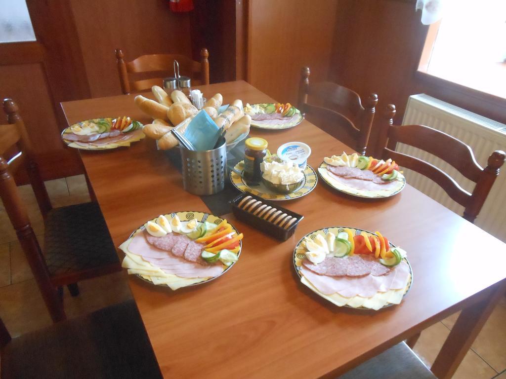 Božanov Restaurace Na Krizovatce 아파트 외부 사진